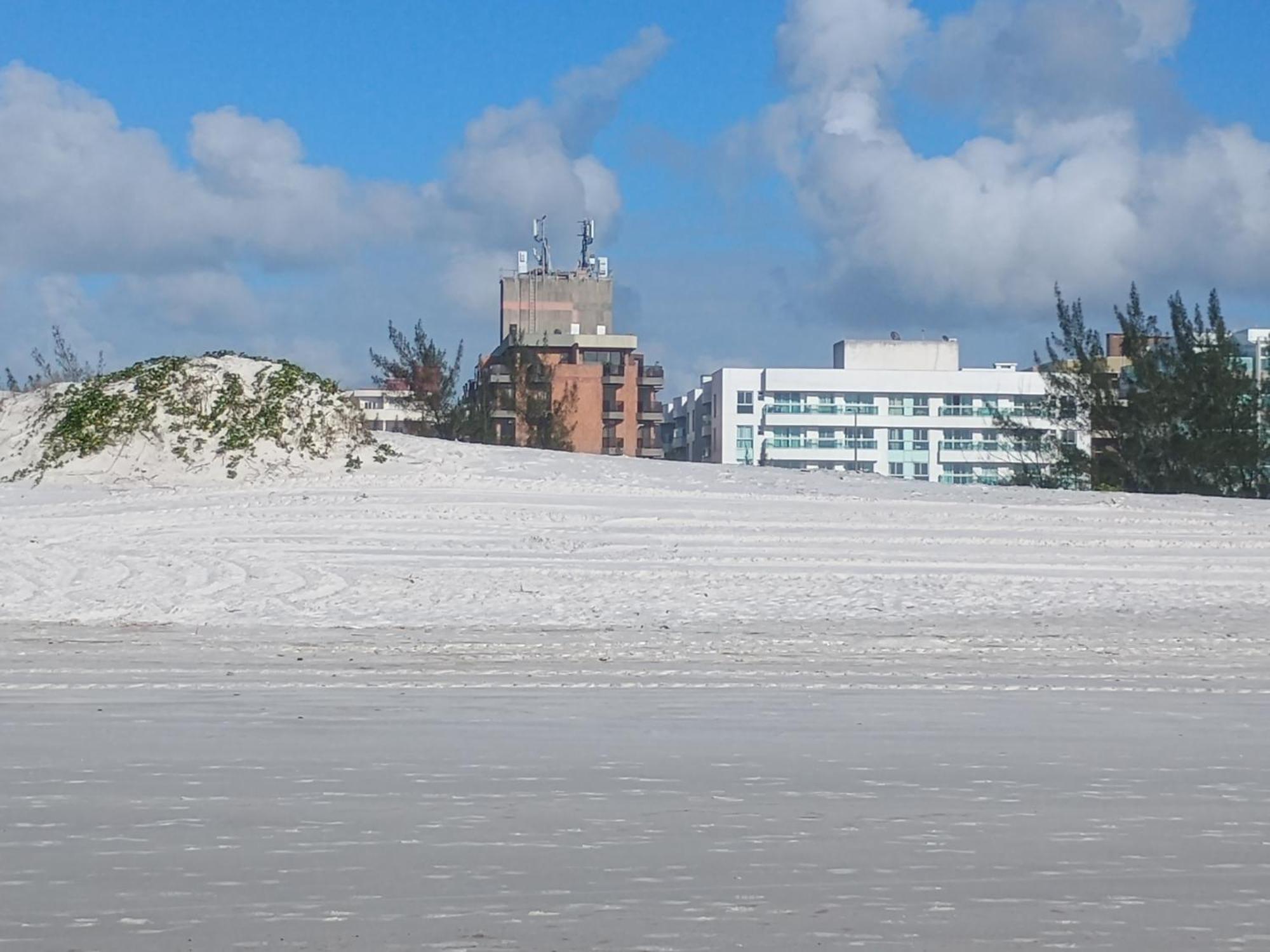 Apartamento Charmoso Em Frente A Praia Em Cabo Frio Exterior photo